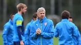 O treinador do Arsenal, Arsène Wenger, aguarda para saber se Olivier Giroud será baixa de longa duração