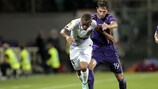 Guingamp's Baissama Sankoh tangles with Fiorentina's José Maria Basanta