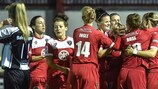 El Bristol celebra su primer gol en Raheny