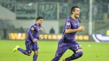 Manuel Pasqual, capitano della ACF Fiorentina, esulta dopo aver segnato il gol del pareggio durante la partita di UEFA Europa League contro il PAOK FC