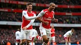 Theo Walcott celebra el tercer tanto del Arsenal