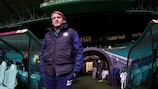 Mancini durante la rifinitura dell'Inter al Celtic Park