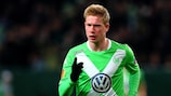 Kevin de Bruyne marcó dos goles en el triunfo del Wolfsburgo por 3-1