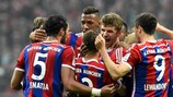 Thomas Müller (ao centro) depois de fazer o 1-0 para o Bayern