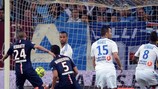 Marquinhos del Paris Saint-Germain segna il secondo gol per i campioni di Francia durante la partita di Ligue 1 contro l'Olympique de Marseille