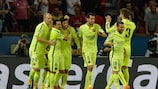 Los jugadores del Barcelona celebran su victoria en París