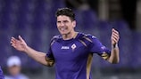 Mario Gomez adelantó a la Fiorentina en el tramo final de la primera mitad