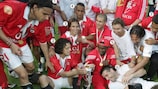 Benfica feiert den Pokalsieg 2004 nach dem Sieg gegen Porto
