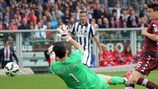 Matteo Darmian bate Gianluigi Buffon e inaugura o marcador para o Torino