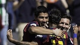 Luis Suárez festeja o seu "hat-trick" - o Barcelona conta agora com 105 golos na Liga
