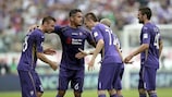 Josip Iličić (segundo à direita) bisou pela Fiorentina