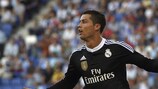 Cristiano Ronaldo comemora depois de marcar um dos seus 48 golos na Liga espanhola da época passada