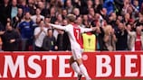 Viktor Fischer festeggia il gol dell'Ajax