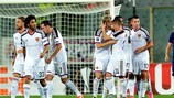 Los jugadores del Basilea celebran el gol de Birkir Bjarnason