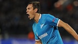 Artem Dzyuba festeggia il gol dell'1-0 per lo Zenit