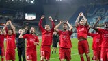 Les joueurs de Midtjylland fêtent leur succès 3-1 à Bruges