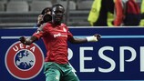 Baye Oumar Niasse esulta dopo il gol contro il Beşiktaş alla quarta giornata
