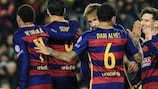Lionel Messi (derecha) jugó de inicio