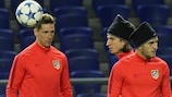 Atlético players wrap up against the cold in Astana