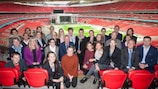 Los participantes del seminario en el Estadio de Wembley