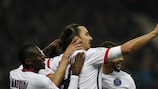 Les joueurs de Paris fêtent le but de Zlatan