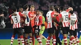 Les joueurs du PSV fêtent la qualification au coup de sifflet final