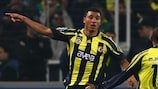 Colin Kazım-Richards festeja um golo pelo Fenerbahçe frente ao Chelsea