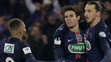 Edinson Cavani y Zlatan Ibrahimović celebran un gol