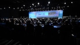 Repräsentanten der 54 UEFA-Mitgliedsverbände sind bei dem Kongress vor Ort