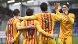 Jogadores do Barcelona festejam um golo durante o jogo frente ao Eibar, na Liga espanhola