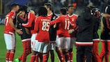 Andreas Samaris (premier à gauche) fête la qualification avec ses coéquipiers de Benfica
