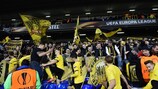 I giocatori del Dortmund festeggiano la qualificazione a White Hart Lane