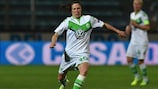 Élise Bussaglia plays with two Switzerland players at Wolfsburg