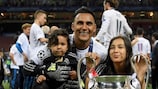Keylor Navas with the trophy after the UEFA Champions League final