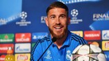 Real Madrids Kapitän Sergio Ramos redet mit den Medien