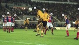 "Арсенал" и "ПСЖ" сошлись в полуфинале Кубка кубков в 1994 году