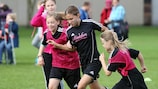 Una acción del Programa de Desarrollo del Fútbol Femenino de la UEFA en Liechtenstein