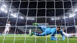 Tottenhams Torhüter Hugo Lloris rettete Tottenham im Hinspiel mit einer Glanzparade gegen Javier Hernández ein Unentschieden
