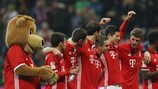 Le Bayern devant, Paris accroché
