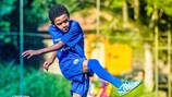 A Fundação da UEFA para as Crianças tem como objectivo tornar os jovens felizes através do futebol