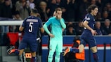 Edinson Cavani após marcar o quarto golo do Paris