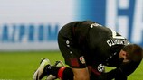 Javier Hernández am Boden - sinnbildlich für Leverkusen nach dem Hinspiel gegen Atlético Madrid