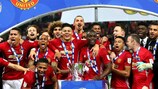 O Manchester United comemora a conquista da Taça da Liga inglesa