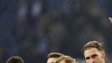 Benedikt Höwedes geht auf Schalke immer mit gutem Beispiel voran