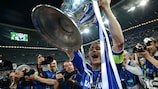 Frank Lampard lifts the trophy in 2012