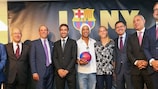Line Røddik Hansen en una acto promocional del Barcelona en New York con Ronaldinho