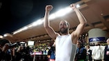 Gonzalo Higuaín festeja a vitória da Juventus no Mónaco