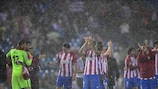 Los jugadores del Atlético dan las gracias a su afición