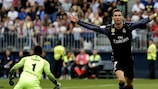 Cristiano Ronaldo festeja após marca o primeiro do Real Madrid em Málaga