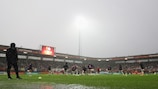 Vista general del Sparta Stadion bajo la lluvia